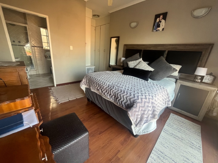 4 Bedroom Property for Sale in Safari Gardens North West